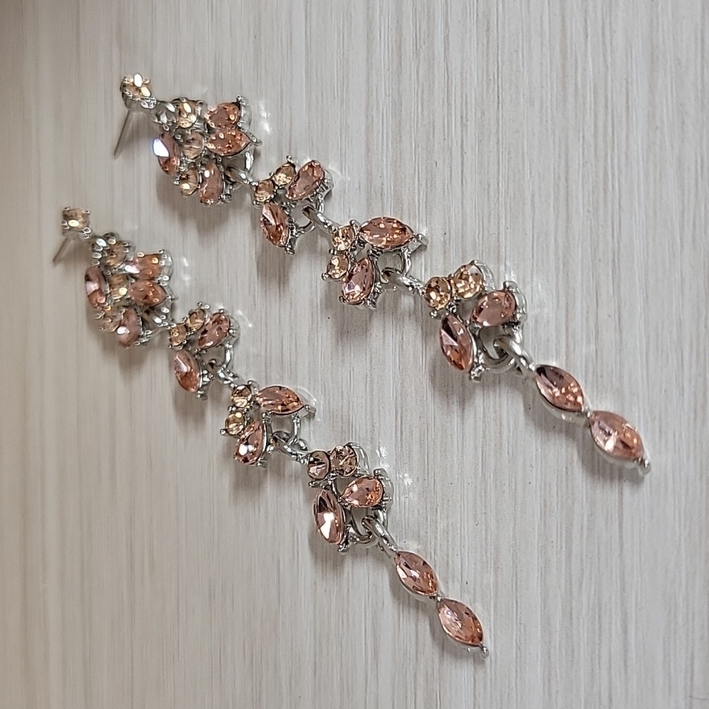 🔥LAST PAIR🔥 CHAMPAGNE ROSE CRYSTAL DRIP EARRINGS